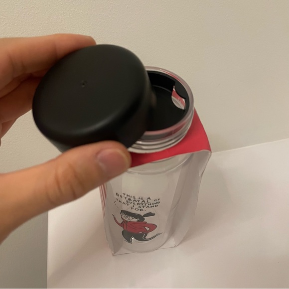 Brand new plastic water bottle | Cartoon Gemma Correll | betrayal jogging - Picture 4 of 4